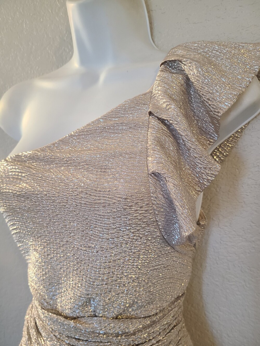 EXPRESS Ruffled One-Shoulder Ruched Metallic Bodycon Mini Dress Cocktail Sparkle - Picture 5 of 9